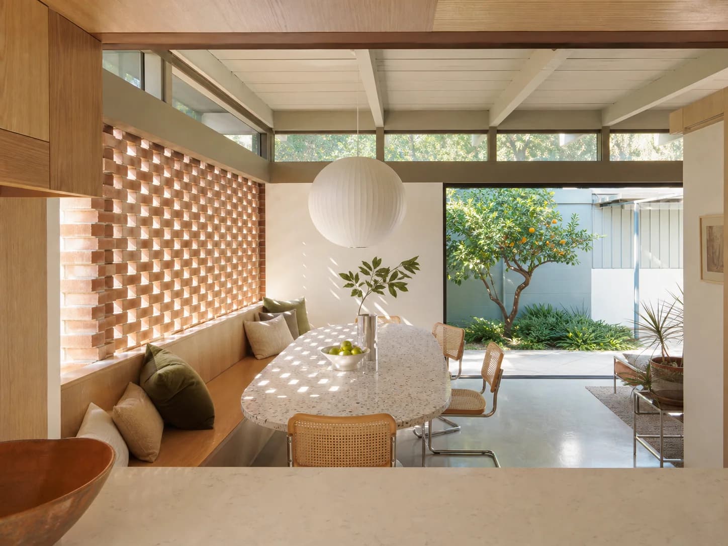 Midcentury Modern dining room design — dining rooms